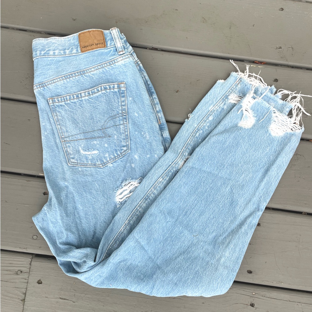 AMERICAN EAGLE Light Blue Ripped Jeans Size 4 Short
